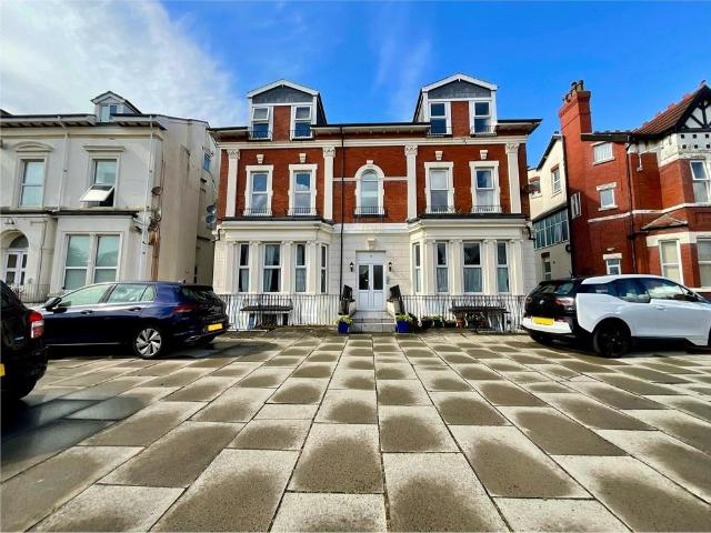 Flat for sale in Meols Cop, Southport