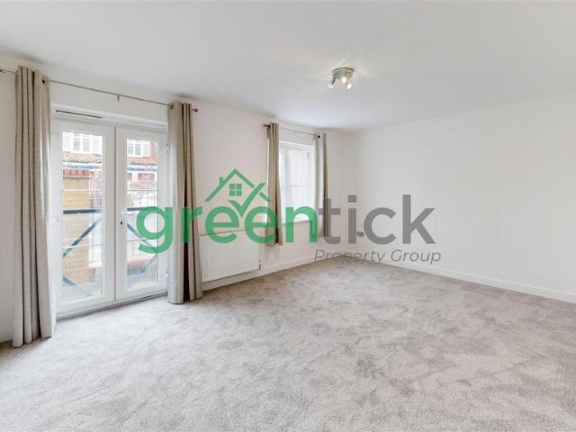 Flat for sale in Fairlop, Greater London