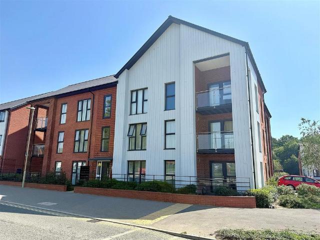 Flat for sale in Whiteley, Hampshire