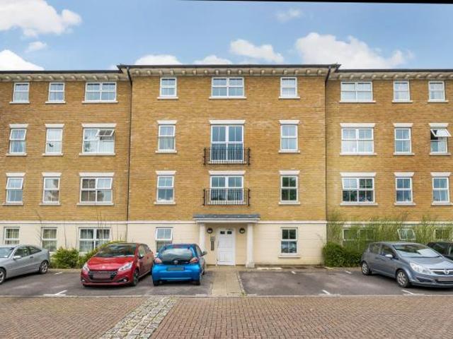 Flat for sale in Cowley Marsh, The Slade