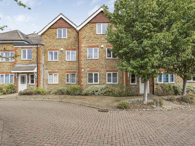 Flat for sale in Spelthorne, Surrey