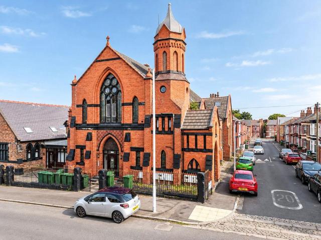 Flat for sale in Claughton, Birkenhead