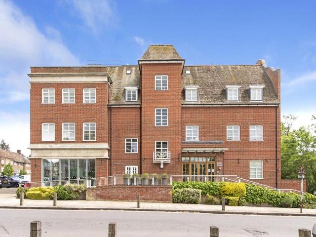 Flat for sale in Hampstead Garden Suburb, Greater London