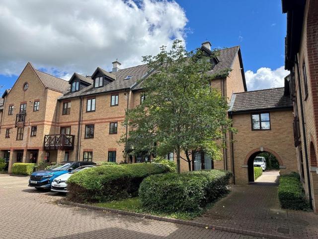 Flat for sale in Epping, Essex