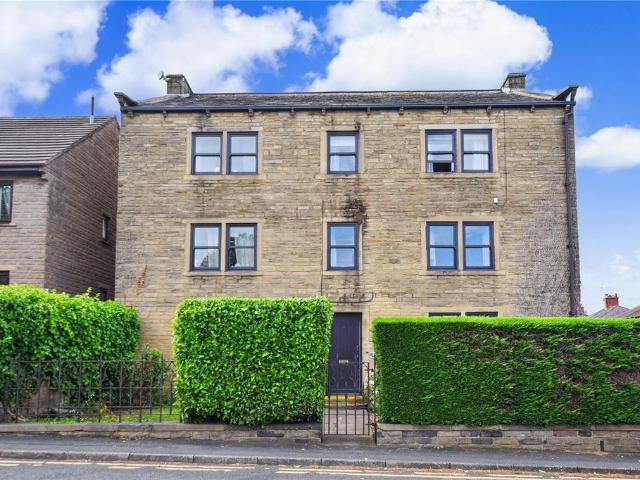 Flat for sale in Pudsey, West Yorkshire