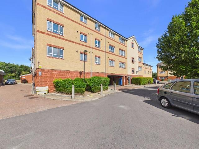 Flat for sale in London Borough of Hounslow, Surrey