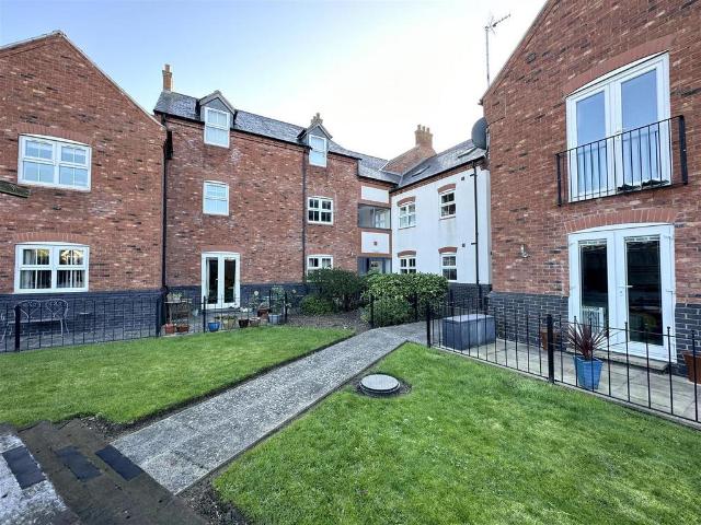 Flat for sale in Wigston Magna, Leicestershire