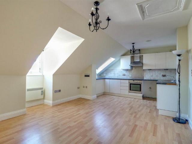 Flat for sale in Kursaal Estate, Alton Barnes