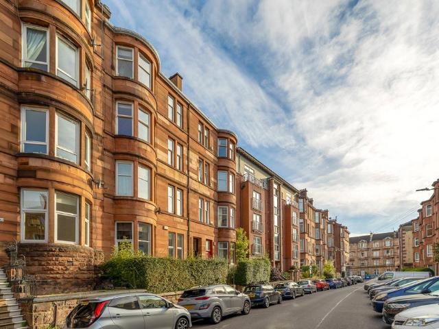 Flat for sale in Shawmoss, Glasgow