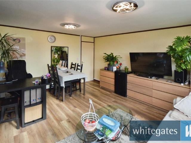 Flat for sale in West Yorkshire