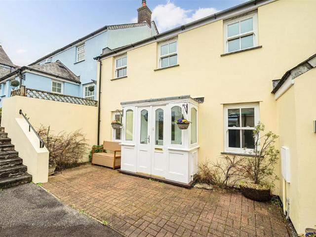 Flat for sale in Mylor Bridge, Cornwall