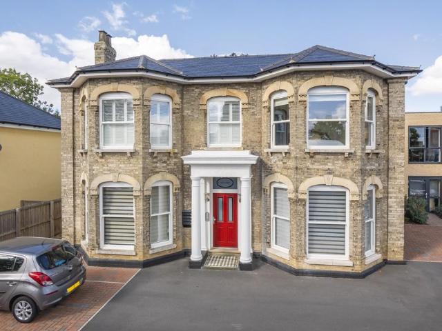 Flat for sale in Chelmondiston, Suffolk