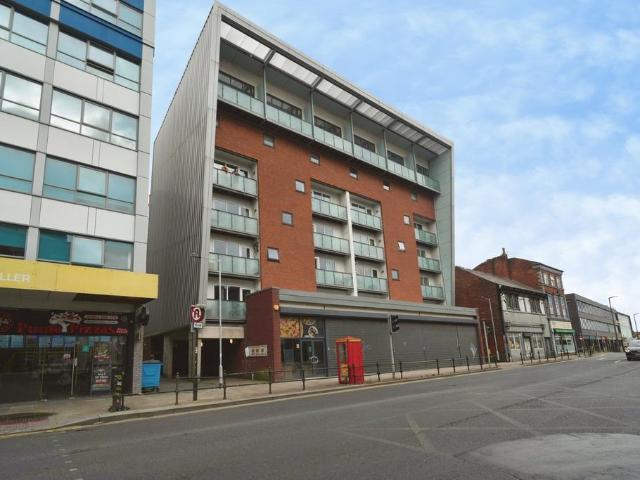 Flat for sale in The Haulgh, Lee Bank