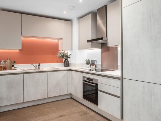 Flat for sale in Reading