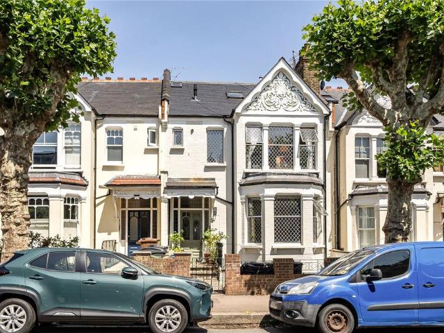 Flat for sale in Muswell Hill, Greater London