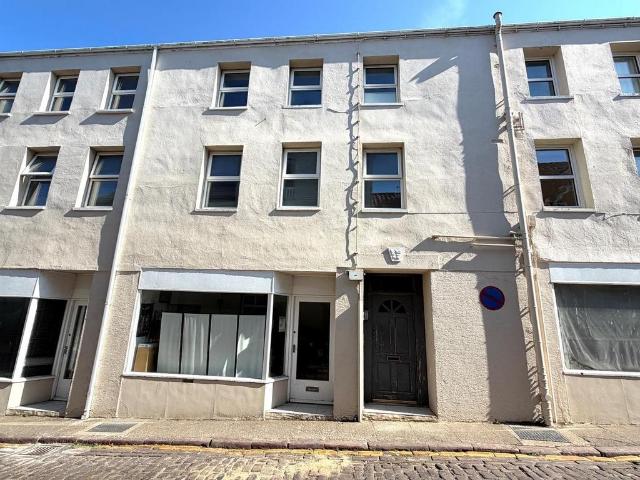 Flat for sale in Alderney, Poole