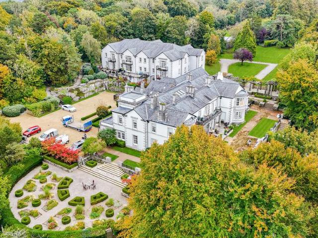Flat for sale in Silverdale, Bare