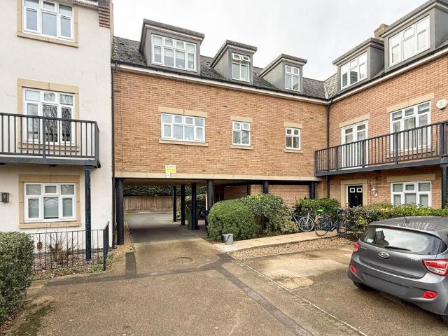 Flat for sale in Chesterton, Arbury