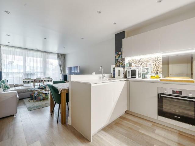 Flat for sale in MediaCityUK, Salford