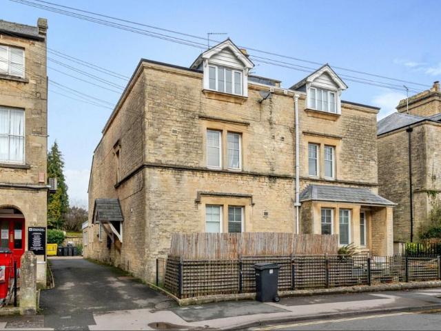 Flat for sale in Chesterton, Fossebridge