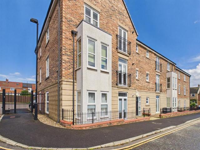 Flat for sale in Preston, North Shields