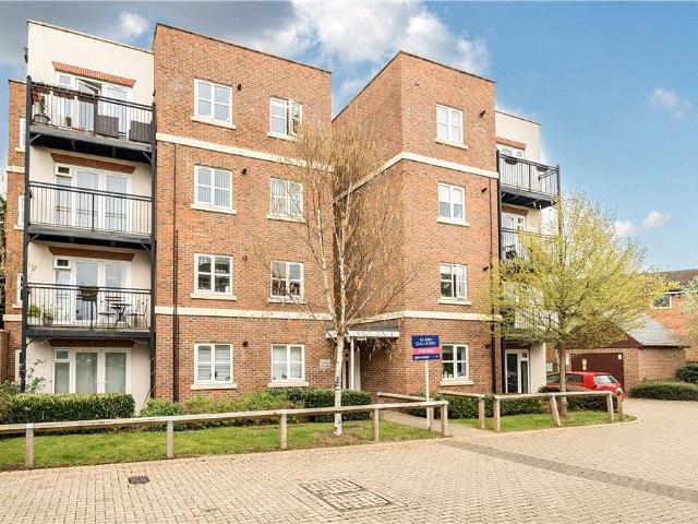 Flat for sale in London Borough of Hillingdon, Greater London