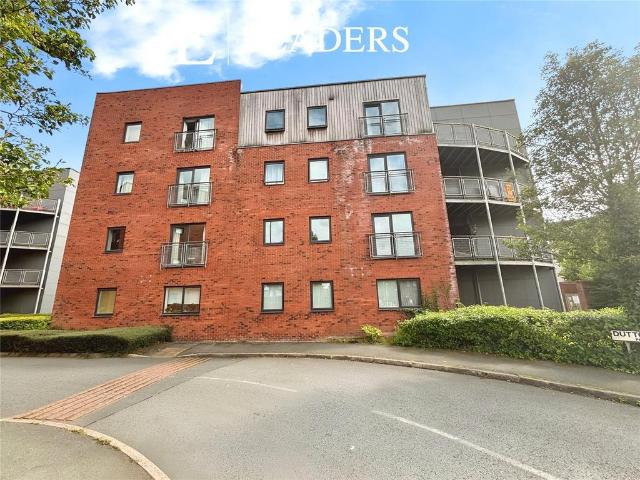 Flat for sale in Fairfield, Warrington