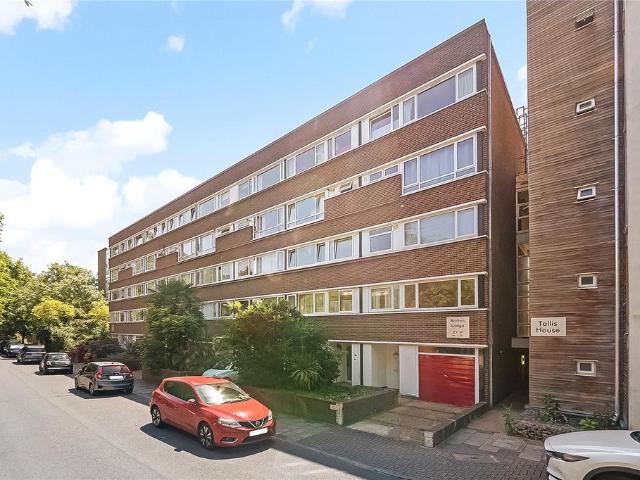 Flat for sale in Hayes, Greater London