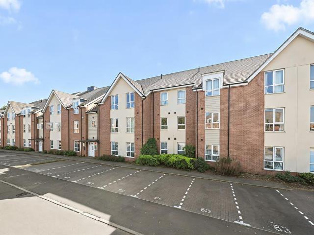 Flat for sale in Row Town, Surrey