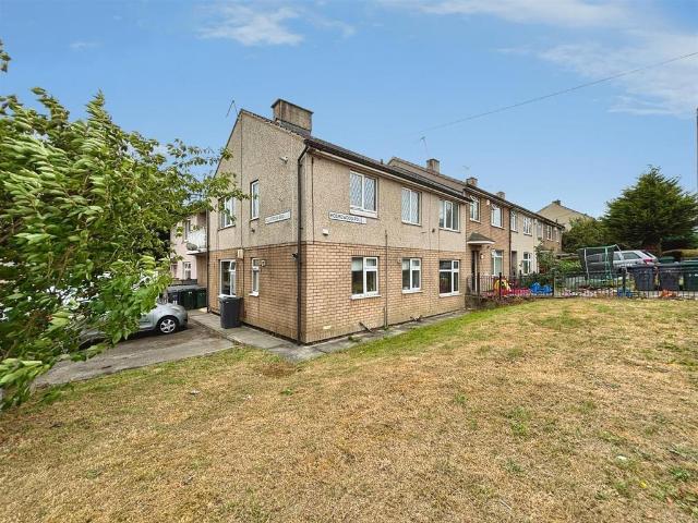Flat for sale in Holmewood, West Yorkshire