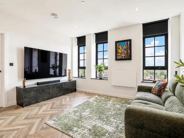 Flat for sale in Bell Farm, York