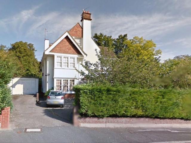 Flat for sale in London Borough of Croydon, Purley