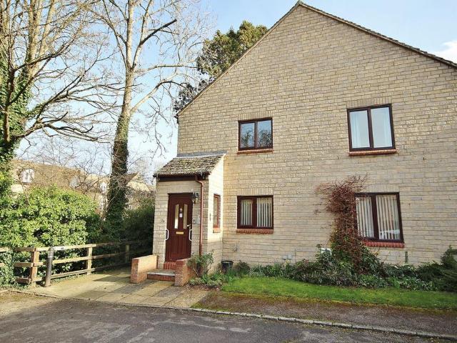 Flat for sale in Black Bourton, Oxfordshire