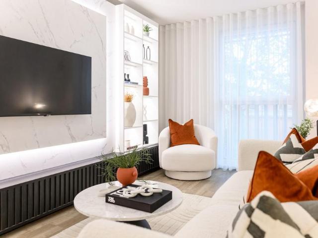 Flat for sale in London Borough of Ealing, Isle Of Man