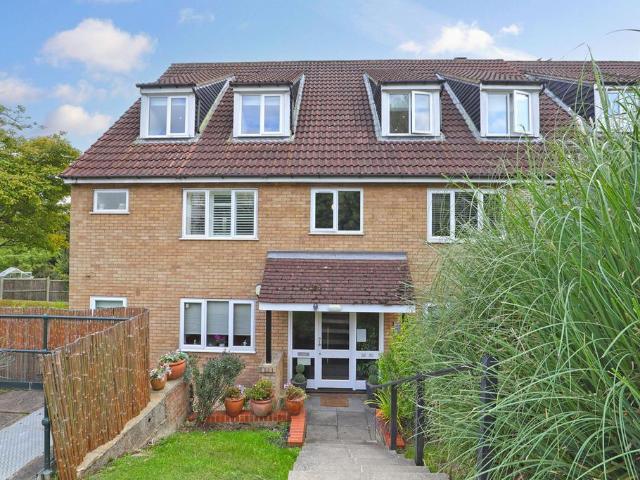 Flat for sale in Debden Green, Epping