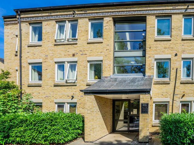 Flat for sale in Foss Islands, High Field