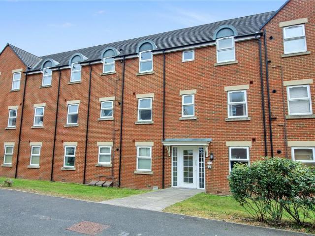 Flat for sale in Royal Wootton Bassett, Wiltshire