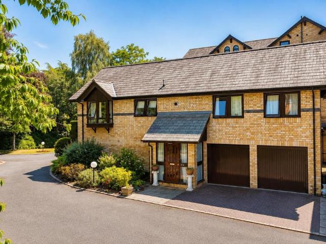 Flat for sale in Altrincham, Trafford