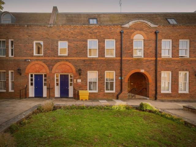 Flat for sale in Southcourt, Aylesbury