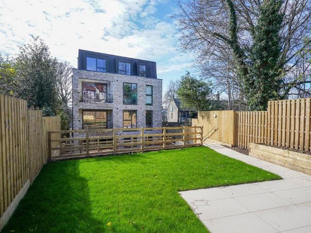 Flat for sale in Crosspool, Isle Of Man