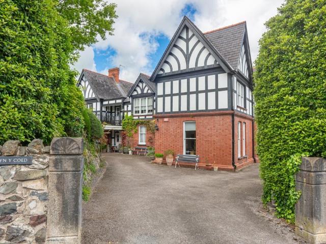 Flat for sale in Upper Bangor, Bangor