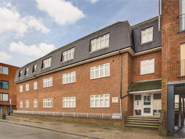 Flat for sale in Greater London