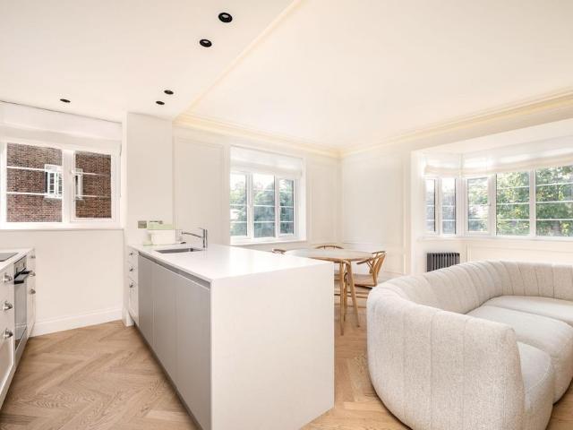 Flat for sale in City of Westminster, Greater London