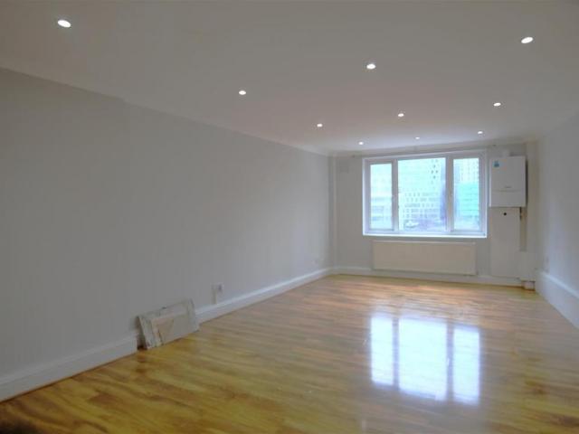 Flat for sale in Paddington, Isle Of Man