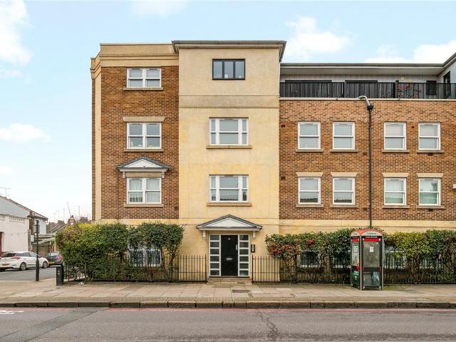 Flat for sale in Clapham Junction, Greater London