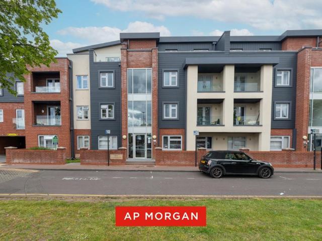 Flat for sale in Shirley, West Midlands