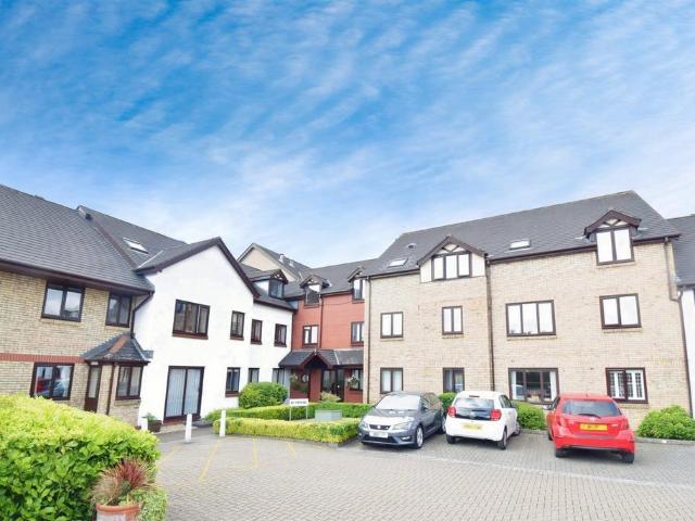 Flat for sale in Caerleon, Wales