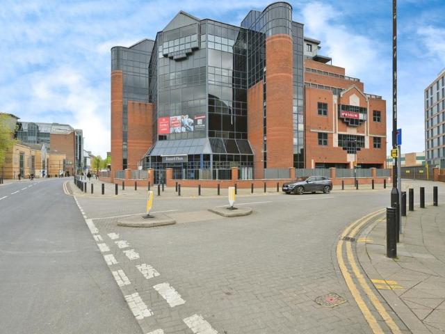 Flat for sale in Eastgate, Peterborough