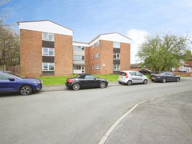 Flat for sale in Whitnash, Green Close