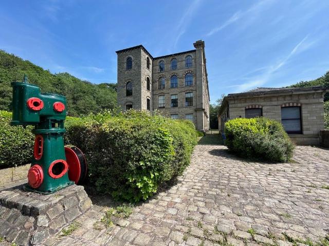 Flat for sale in Brooksbottom, Bury